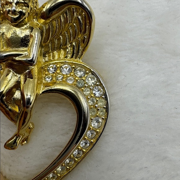 Vintage Givenchy Cherub Angel on heart brooch - Picture 9 of 10
